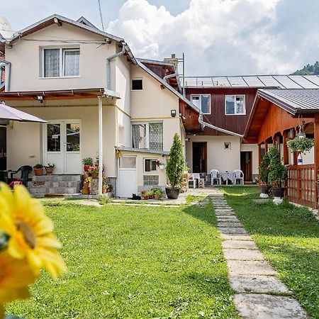 Pensiunea Montan Buşteni Exteriér fotografie