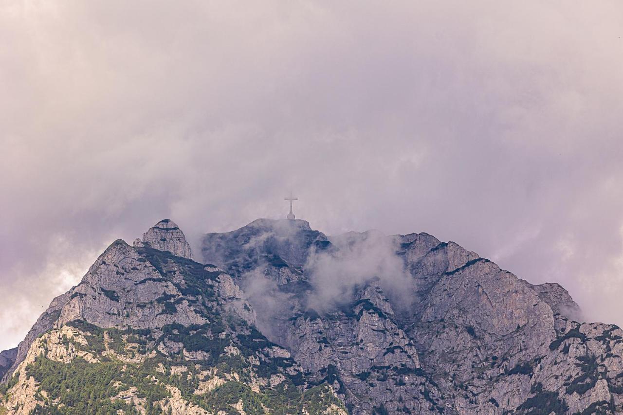 Pensiunea Montan Buşteni Exteriér fotografie
