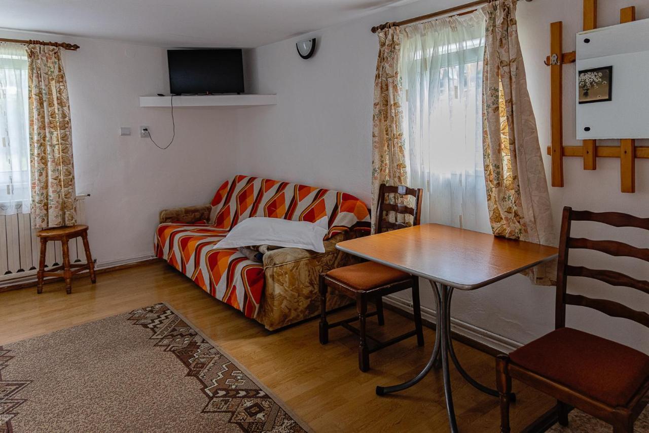 Pensiunea Montan Buşteni Exteriér fotografie