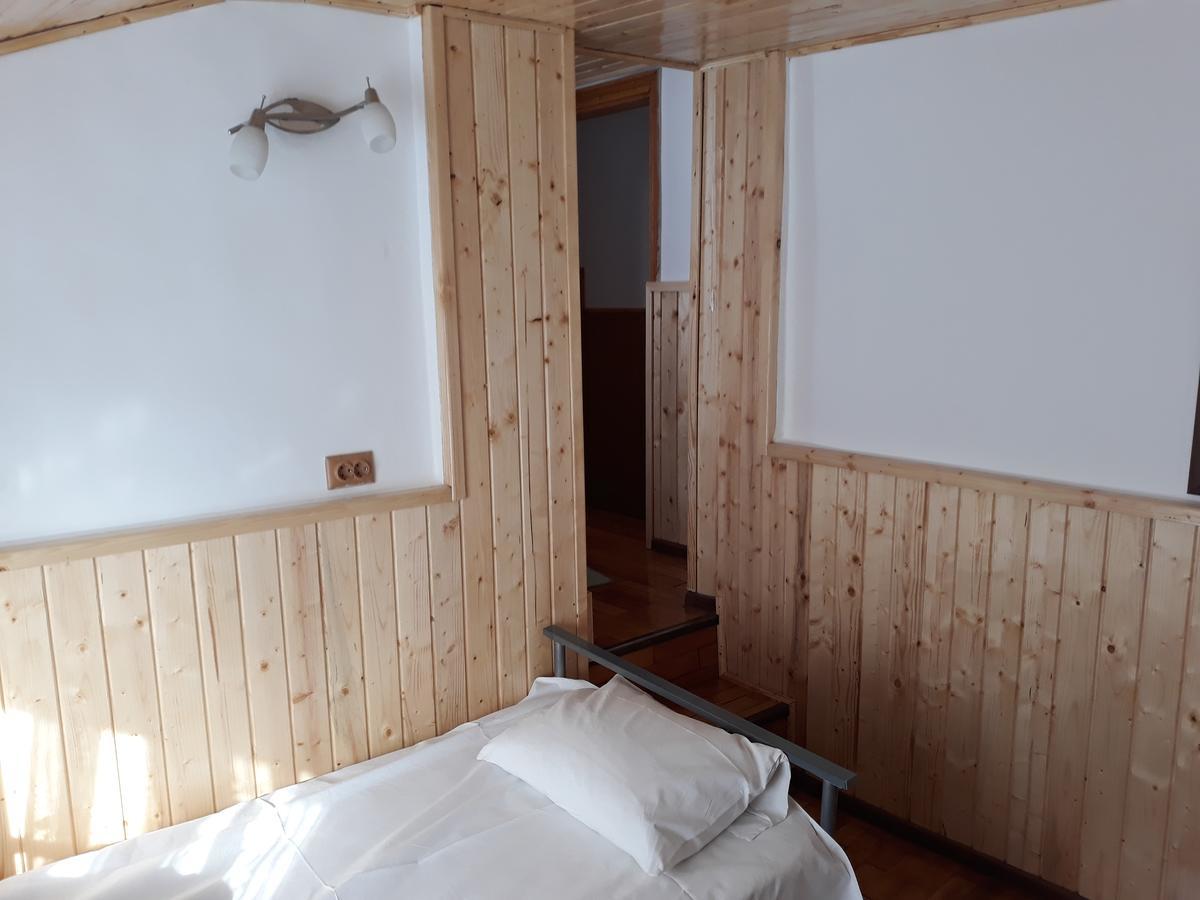Pensiunea Montan Buşteni Exteriér fotografie